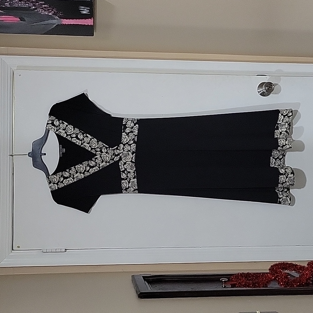 Ladies Apt 9 dress